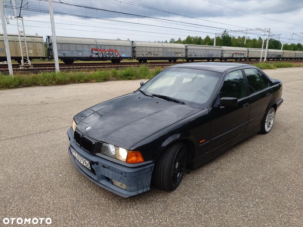 BMW Seria 3 318i - 3