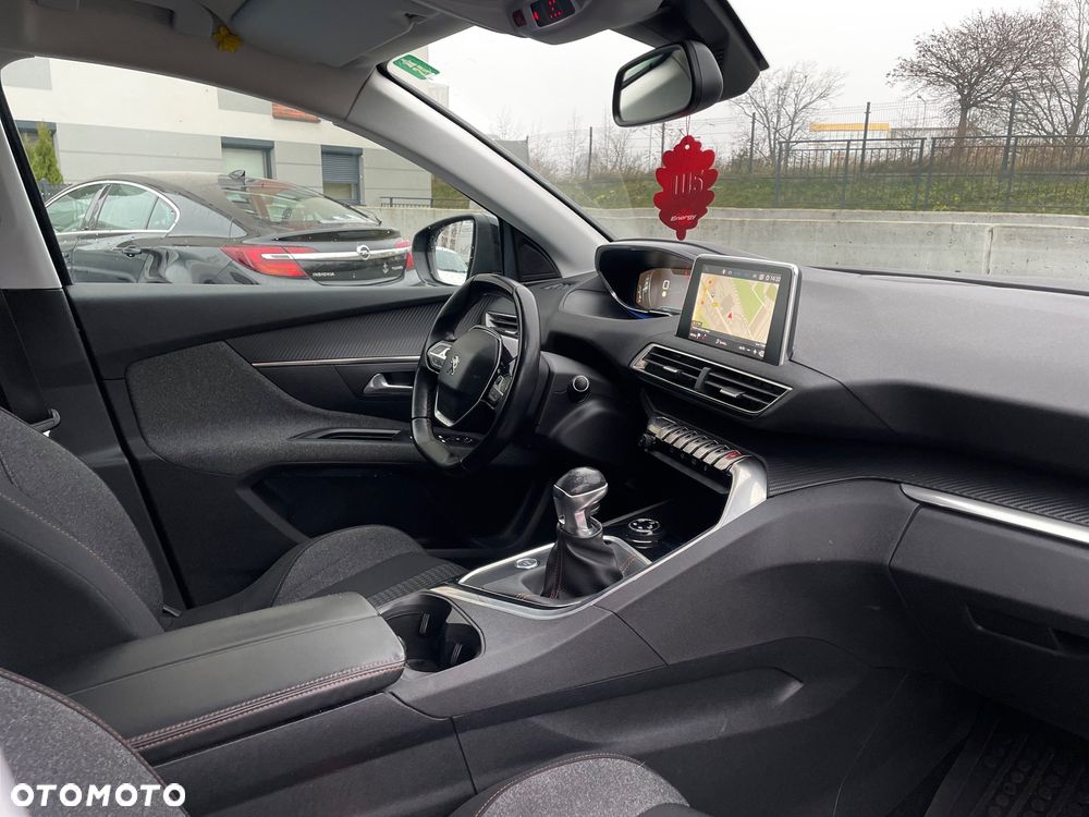 Peugeot 5008 2.0 BlueHDI Allure S&S - 18