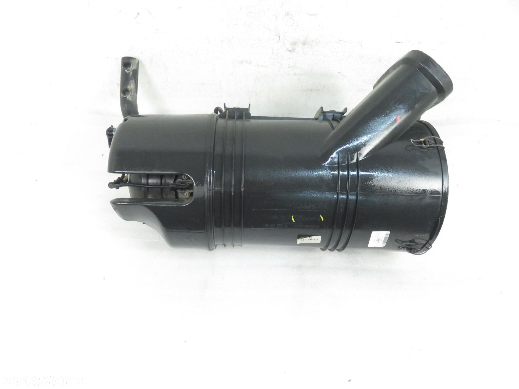 OBUDOWA FILTRA POWIETRZA MAN TGX I 18.480 - D 2676 LF 25 81084050021 - 1