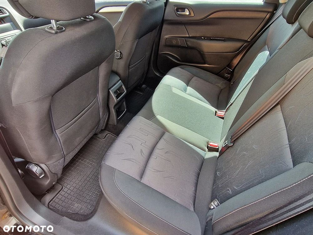 Citroën C4 1.6 HDi Feel - 10