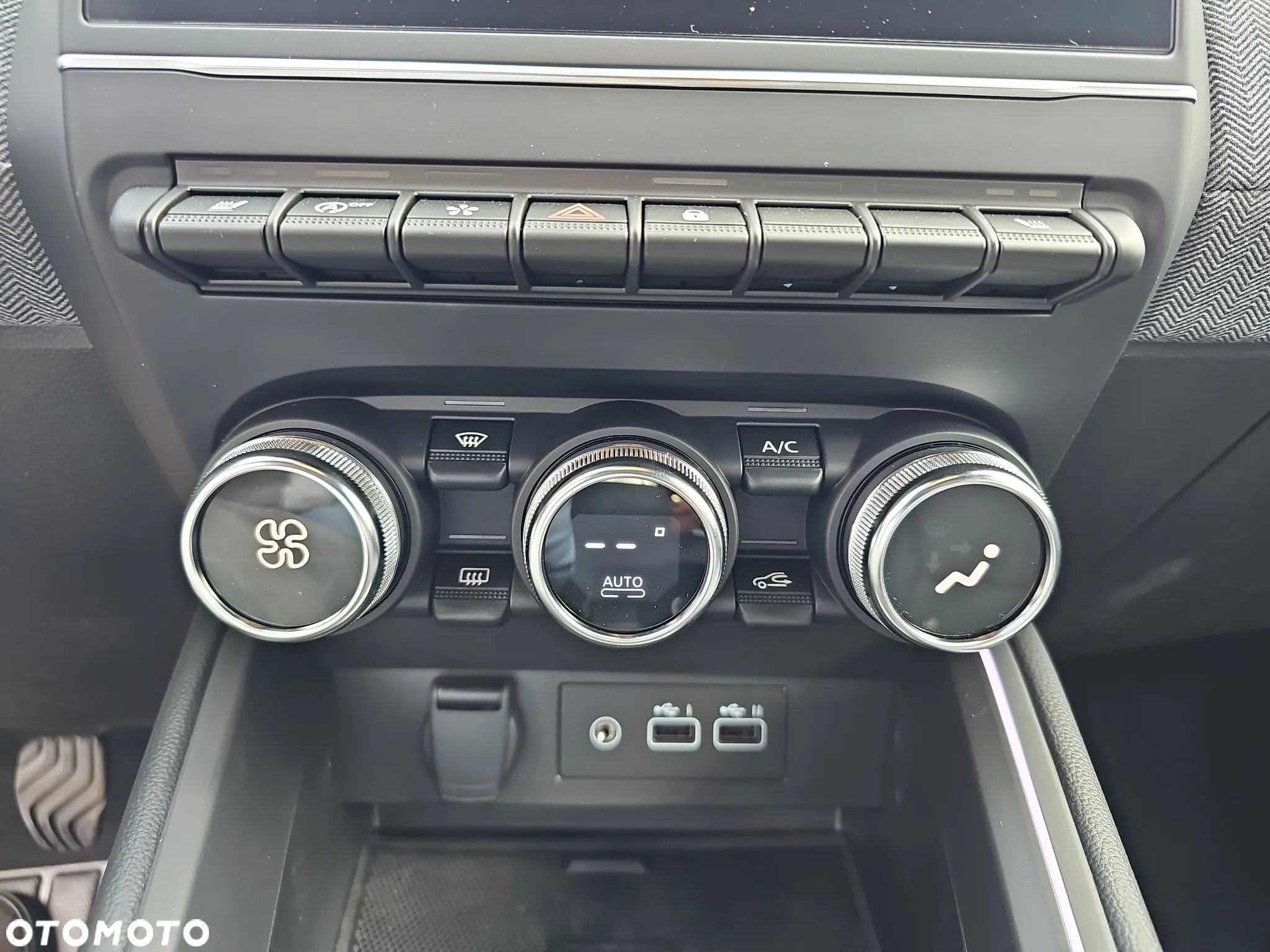 Renault Clio 1.0 TCe Techno - 23