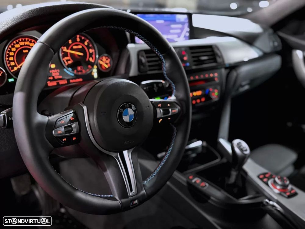 BMW 320 d Sport Line - 10