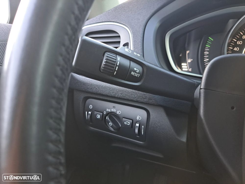 Volvo V40 D2 Kinetic - 16