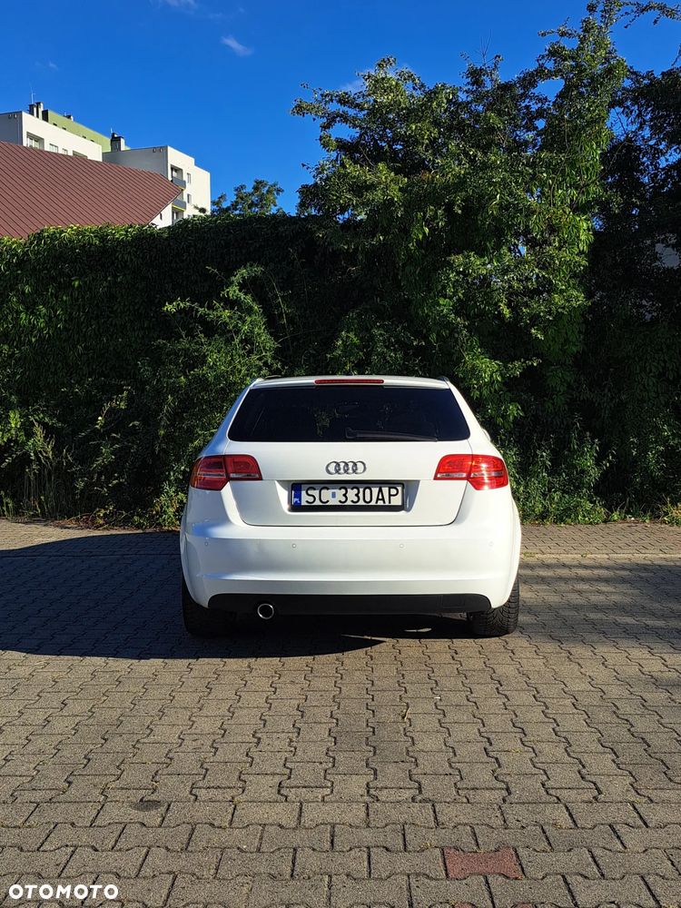 Audi A3 Sportback 1.6 TDI DPF Ambition - 12