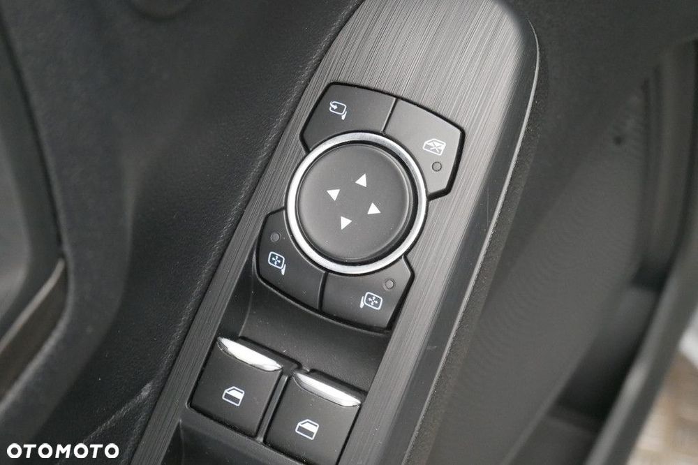 Ford Kuga - 37