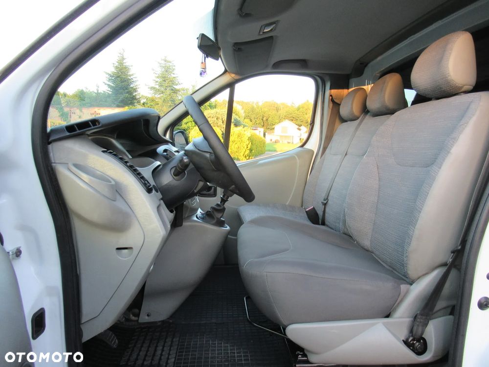 Renault TRAFIC - 12