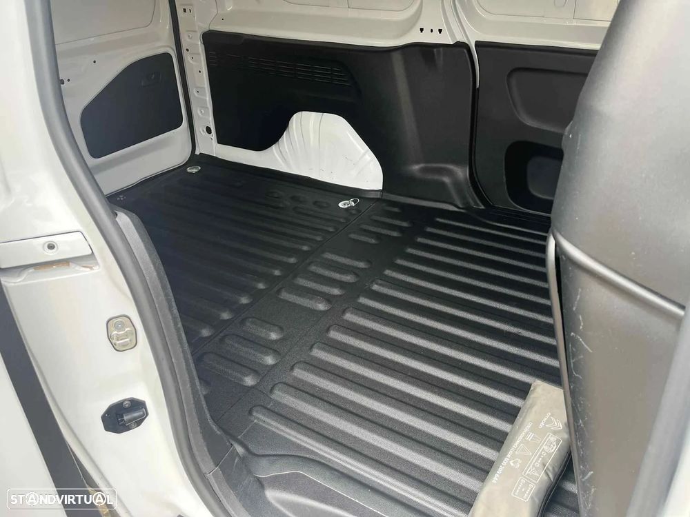 Citroën Berlingo XL 1.5 BlueHDi 130cv EAT8 (caixa automática) - 30
