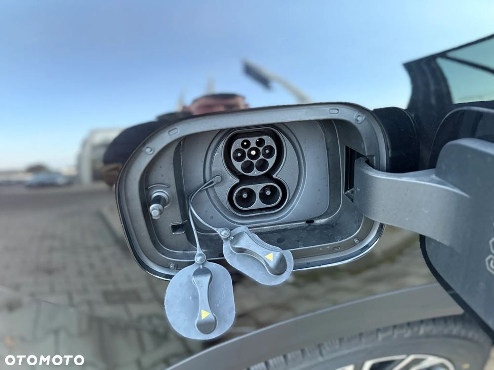 Geely Starray EM-i 1.5 PHEV Max - 25