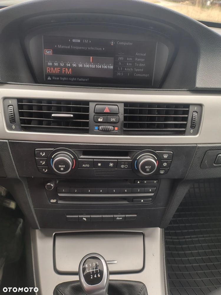 BMW Seria 3 318d DPF Edition Sport - 22