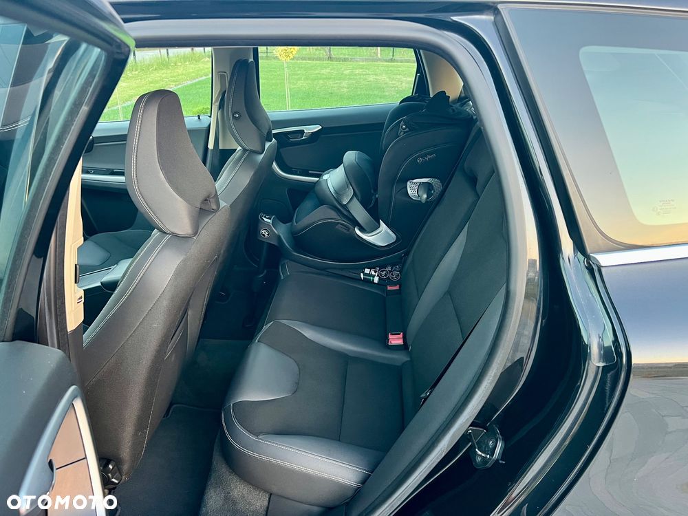 Volvo XC 60 2.4D AWD Momentum - 10