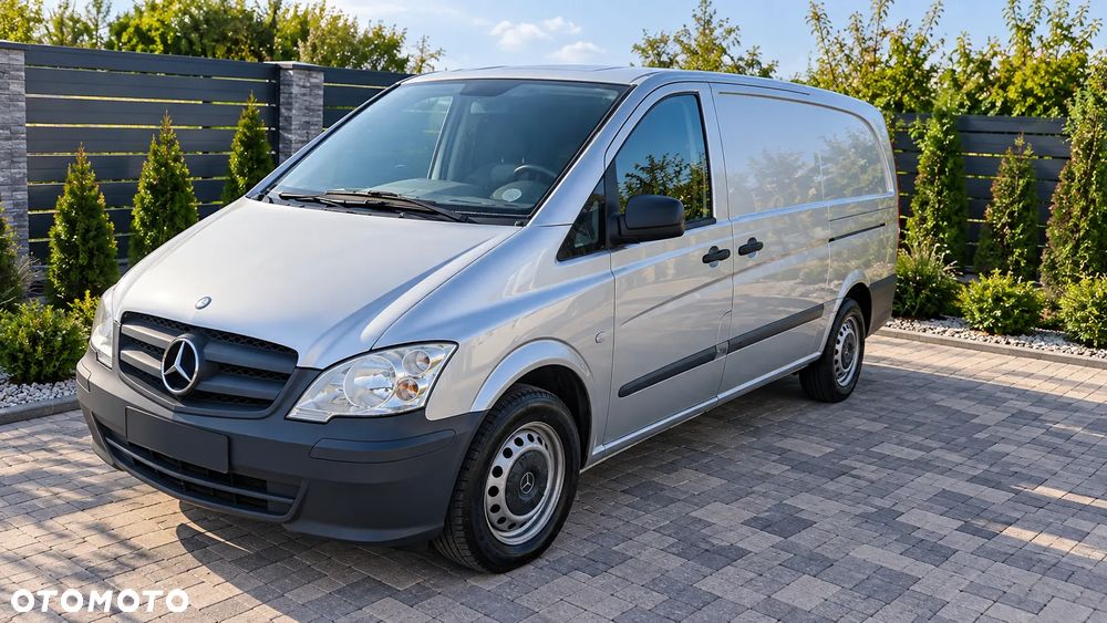 Wszystkie Części Mercedes Vito 639 2.2 CDI 651 Silnik Skrzynia Drzwi Maska Błotnik Zderzak Lampa Lusterko Klamka Szyba Deska Kokpit Sterownik Kierunkowskaz Migacz Moduł Czujnik Licznik Panel Kierownica Zacisk Belka Amortyzator Sprężyny Sanki Wózek Zawias Chłodnica Fotele Felgi Koła Atrapa Grill Tapicerka Rygiel Szyby Uszczelka Listwa
