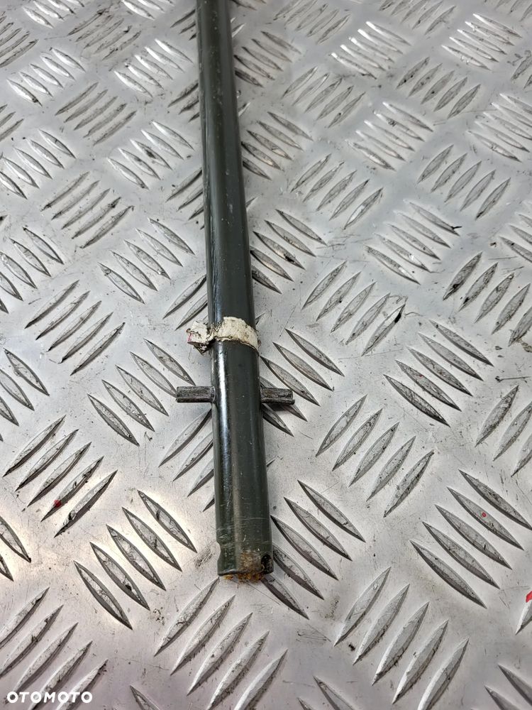 Mitsubishi L200 IV Pręt Lewarka Koła Zapasowego - 4