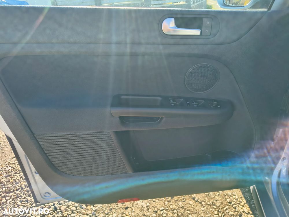 Volkswagen Golf Plus - 10