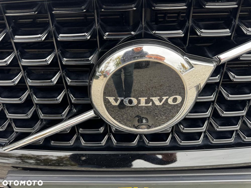 Volvo XC 60 B4 D AWD Plus Dark - 34