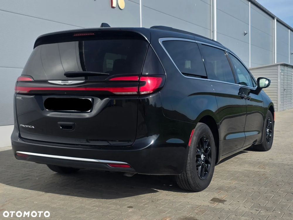 Chrysler Pacifica - 13