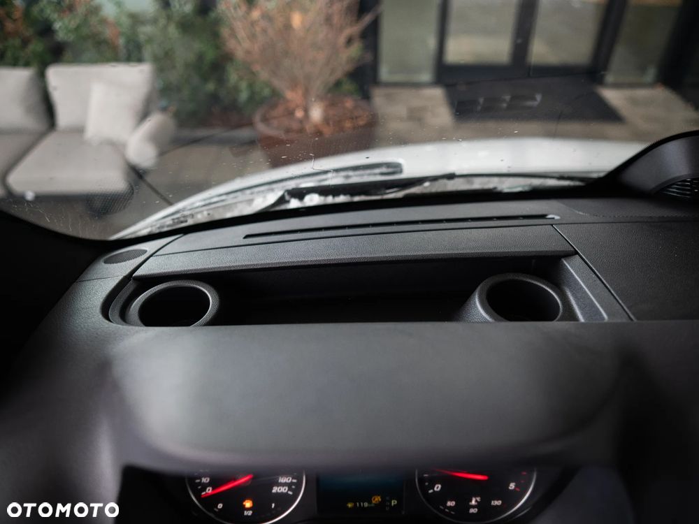 Mercedes-Benz Sprinter - 10