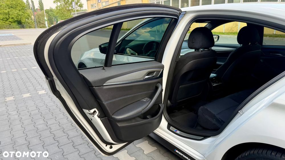BMW Seria 5 520d xDrive M Sport sport - 21
