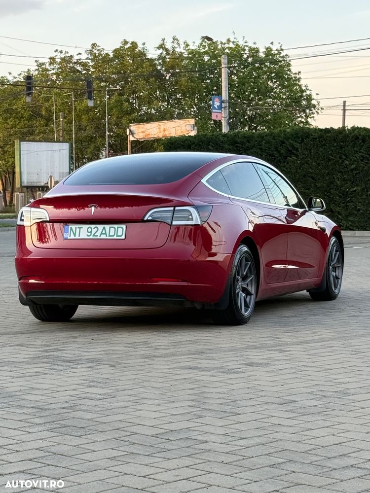 Tesla Model 3 - 7
