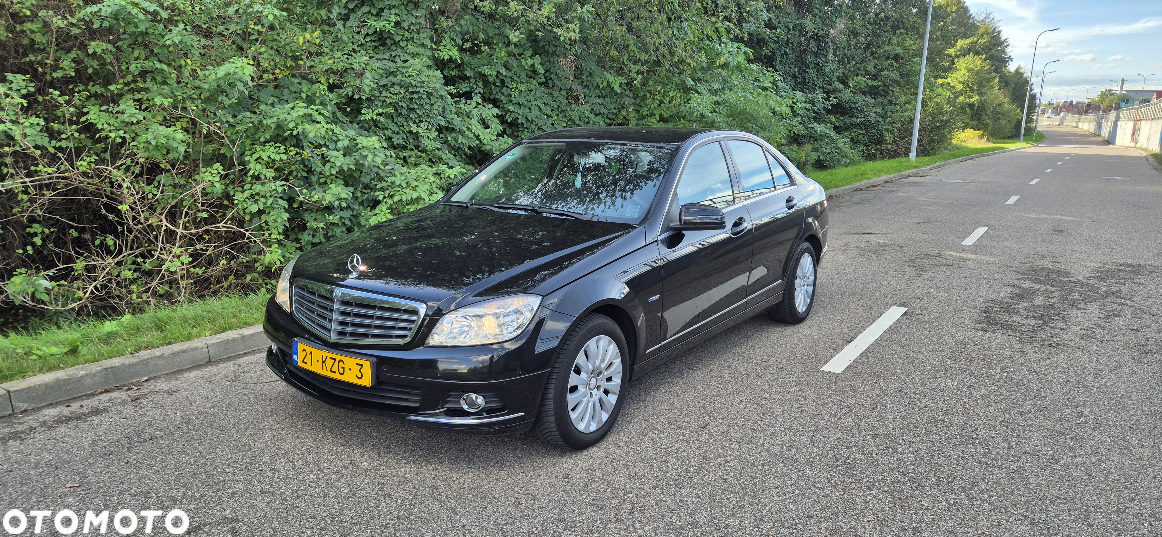 Mercedes-Benz Klasa C 180 K BlueEff Elegance - 1