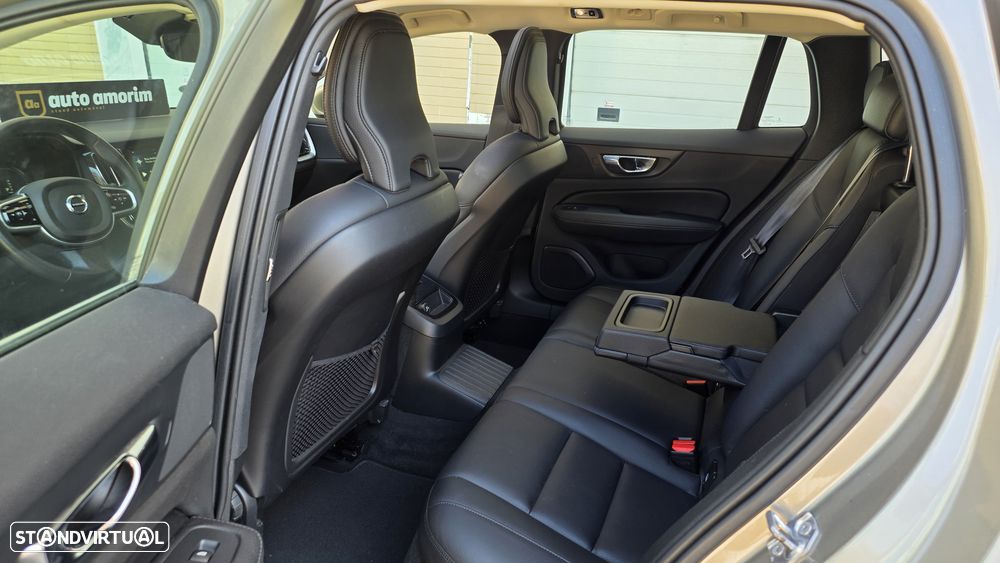 Volvo V60 2.0 T8 AWD TE Inscription - 23