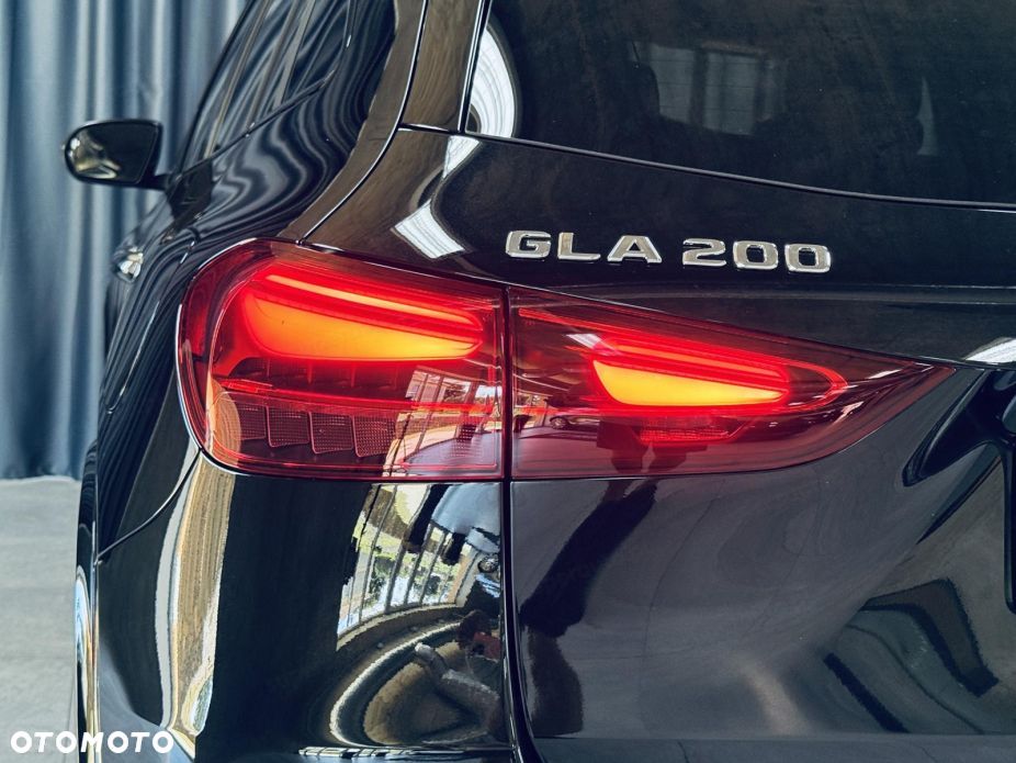 Mercedes-Benz GLA 200 AMG Line - 8