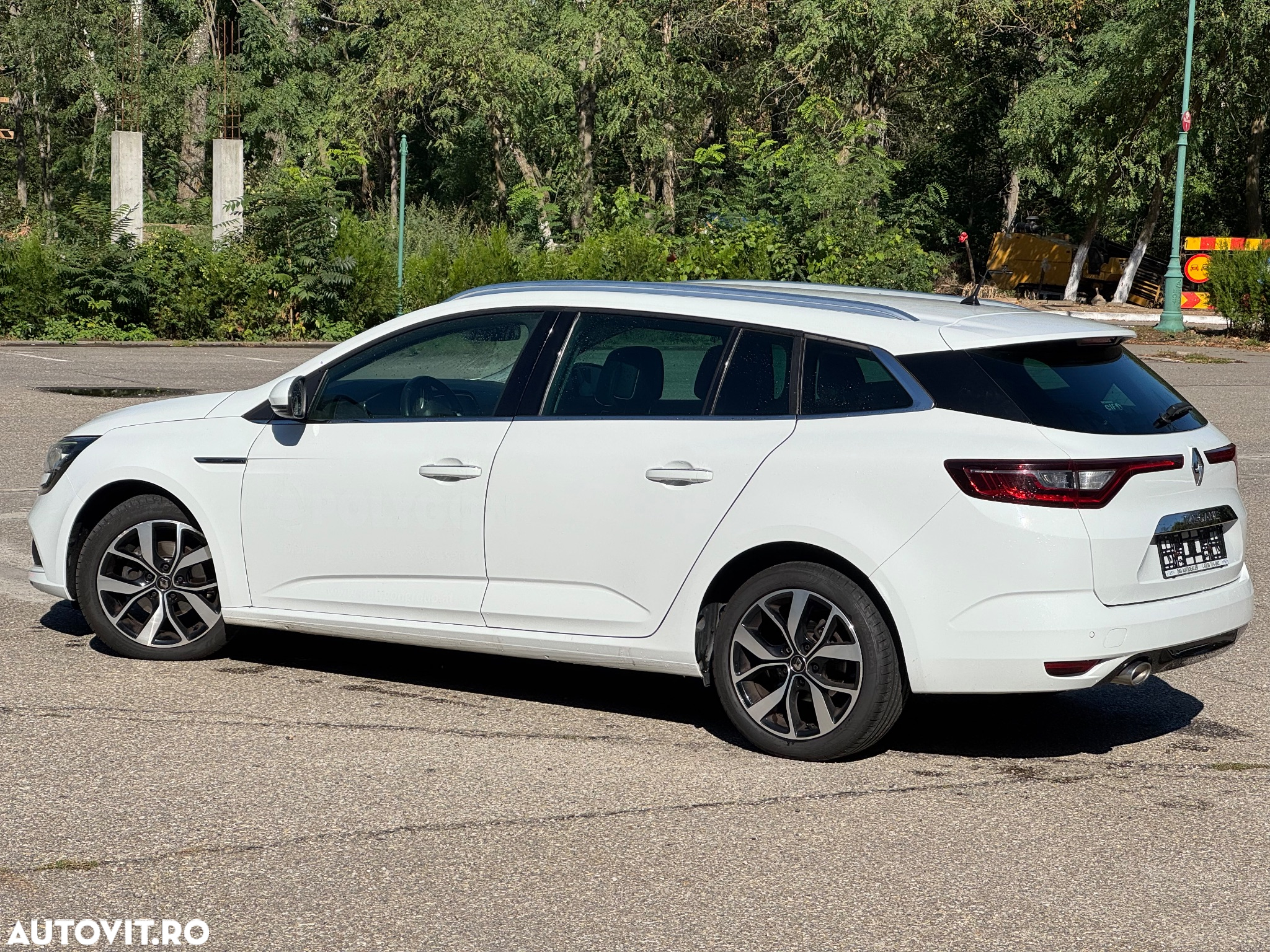 Renault Megane BLUE dCi 115 EDC BOSE EDITION - 10