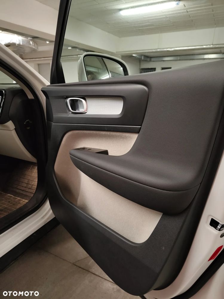 Volvo XC 40 T2 Momentum Pro - 19
