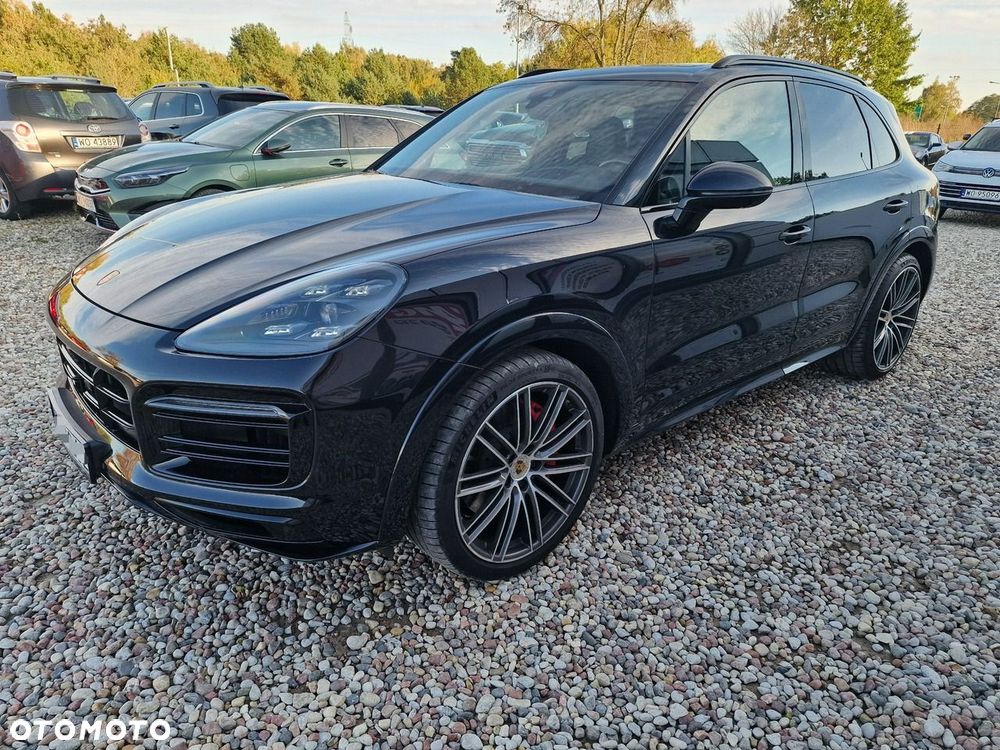 Porsche Cayenne - 1