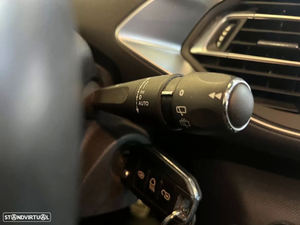 Peugeot 308 1.2 PureTech Style J17 - 20