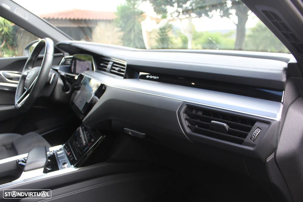 Audi e-tron 55 quattro S line - 36