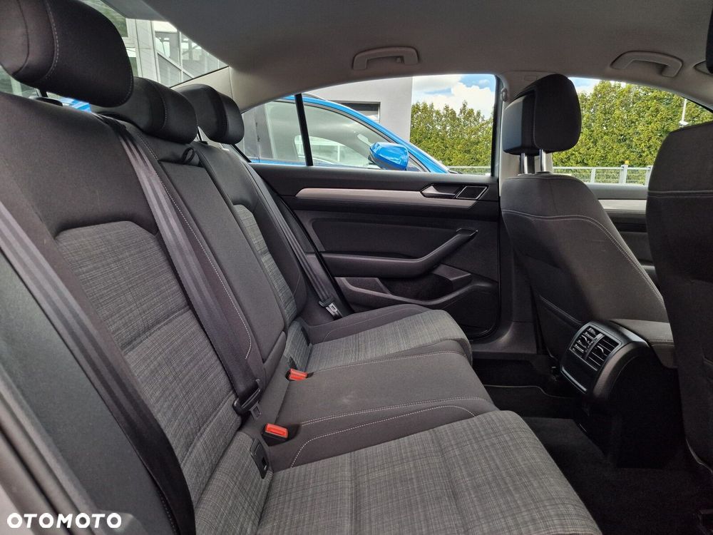 Volkswagen Passat 2.0 TDI EVO Business - 16