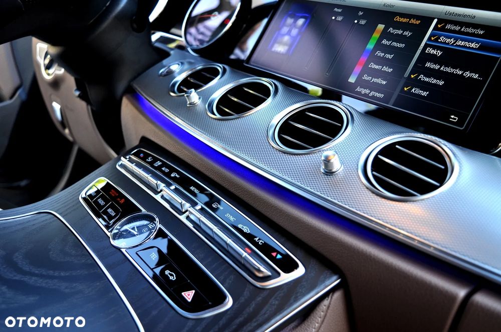 Mercedes-Benz Klasa E 220 d AMG - 28