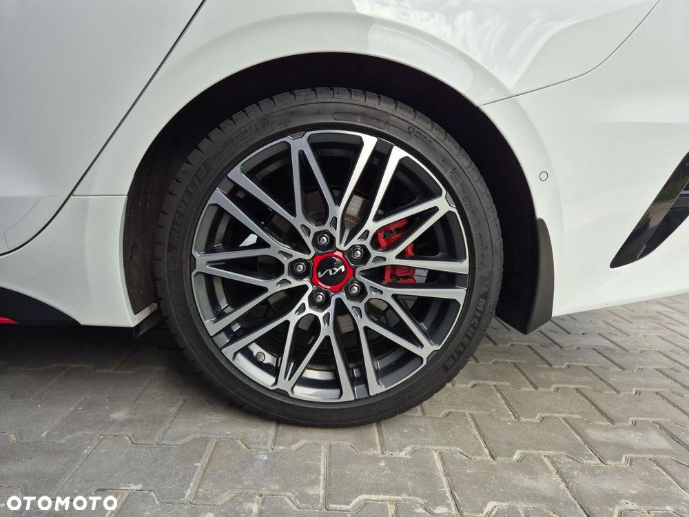 Kia ProCeed 1.6 T-GDI GT DCT - 19