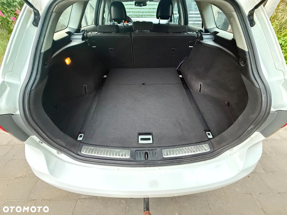 Toyota Avensis - 11
