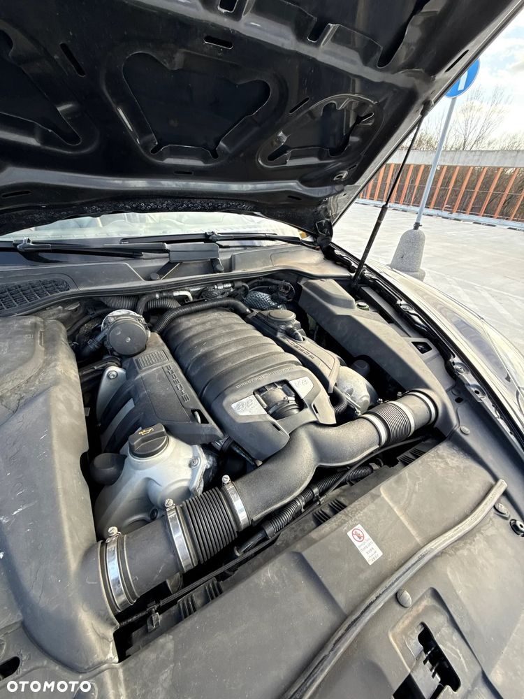 Porsche Cayenne GTS - 38