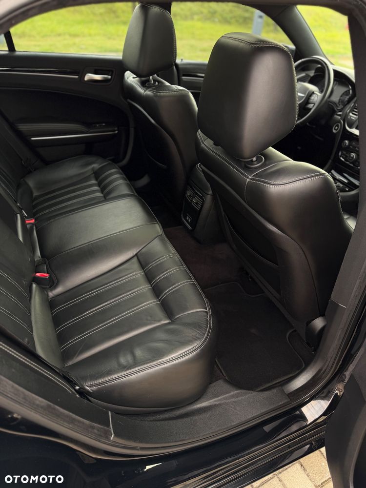 Chrysler 300s - 17