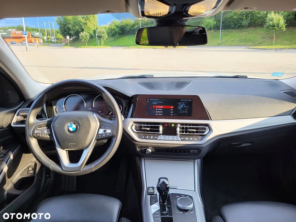 BMW Seria 3 320d xDrive Advantage - 21