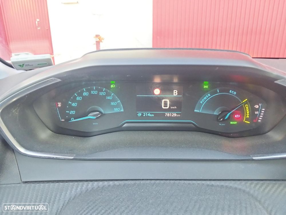 Peugeot 208 - 1