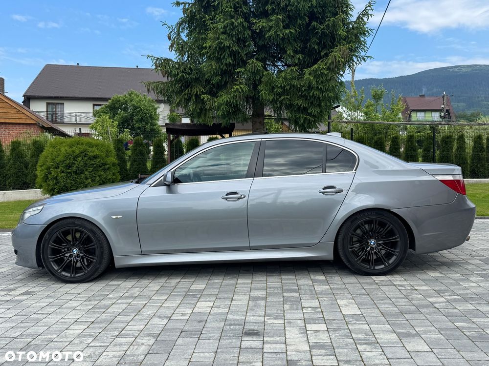BMW Seria 5 550i - 8