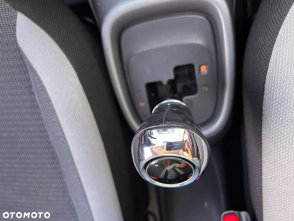 Toyota Aygo x.shift x-play connect - 24
