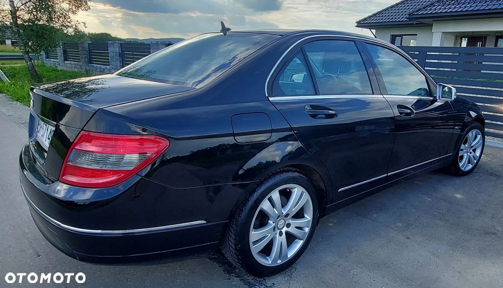 Mercedes-Benz Klasa C 200 CGI Automatik BlueEFFICIENCY Avantgarde - 9
