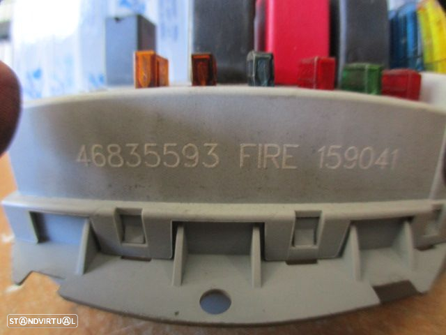 Caixa Fusiveis 46835593 FIAT PUNTO 2004 1.2I 60CV 3P  CINZA - 3