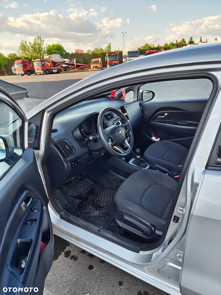 Kia Rio 1.2 L - 31