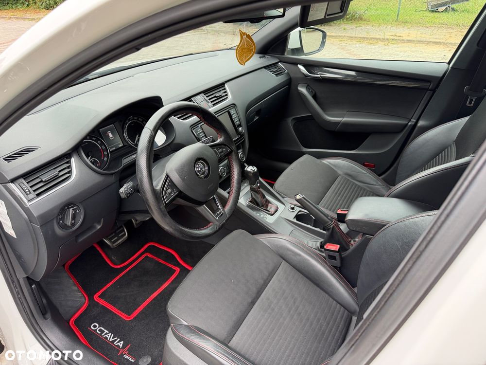 Skoda Octavia 2.0 TDI DSG RS - 8