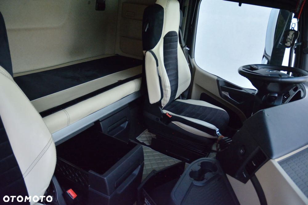 Mercedes-Benz Actros - 9