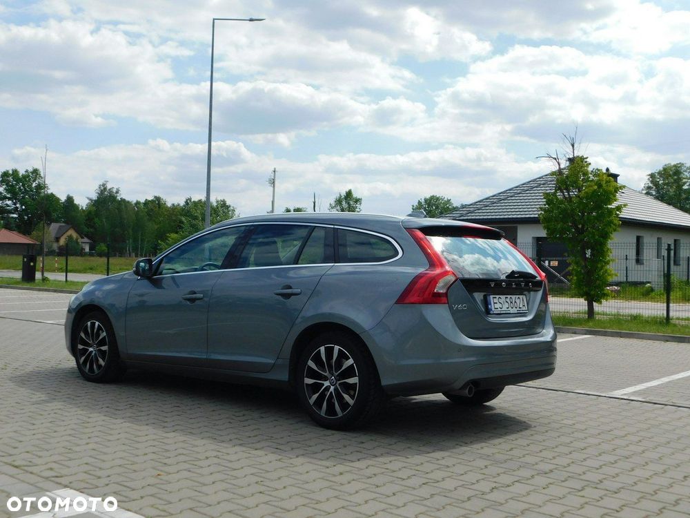 Volvo V60 D3 Drive-E Dynamic Edition (Momentum) - 2