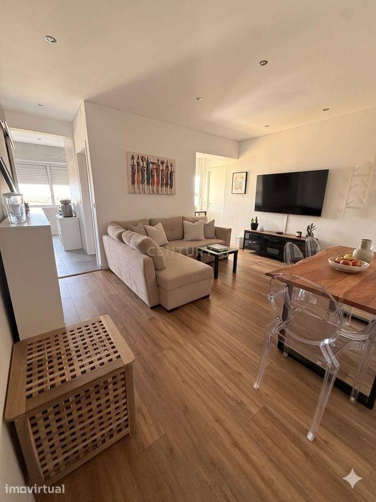 Apartamento T2 Remodelado a poucos minutos da Estação da Reboleira - Grande imagem: 3/16
