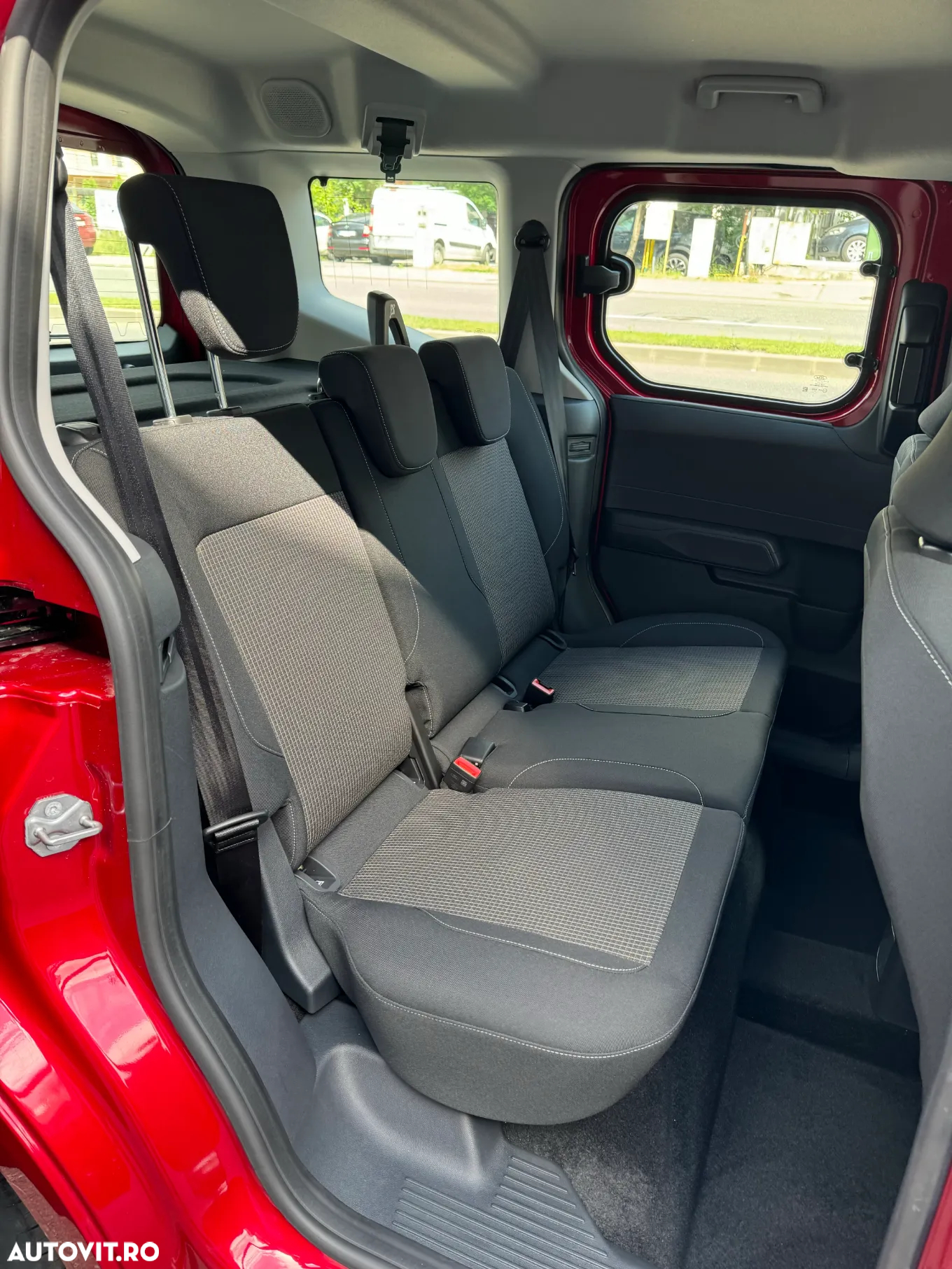 Ford Tourneo Courier 1.0 EcoBoost Trend - 28