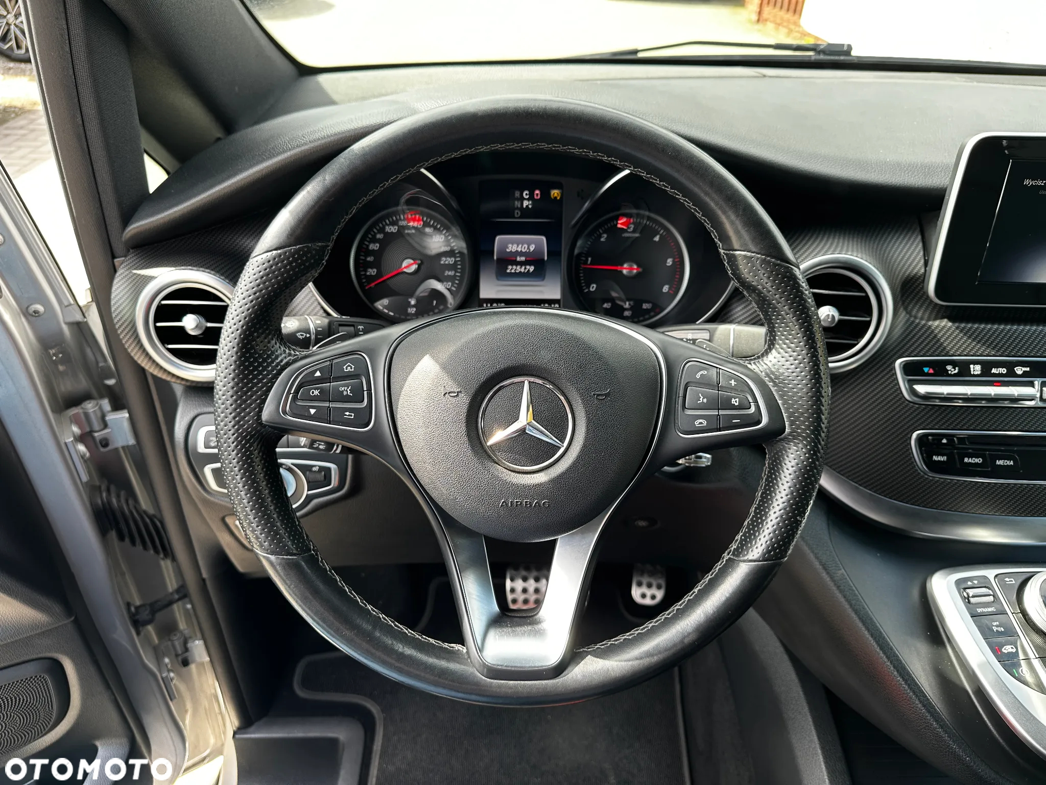 Mercedes-Benz Klasa V - 8