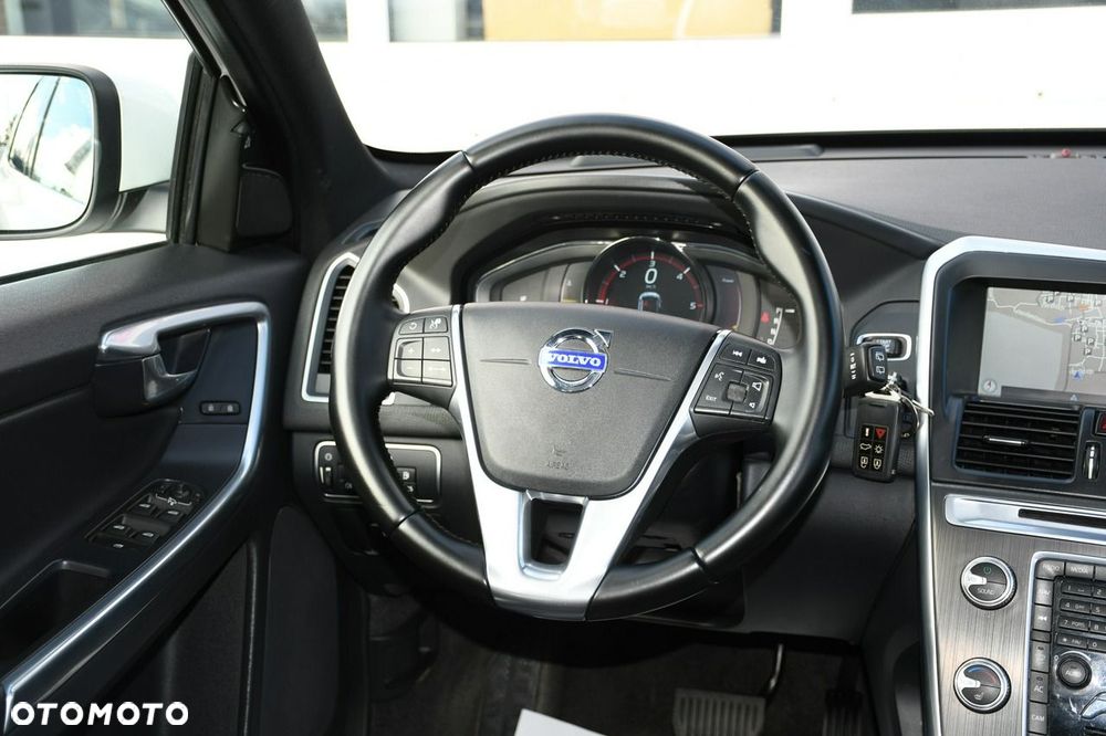 Volvo XC 60 D4 Geartronic Summum - 25